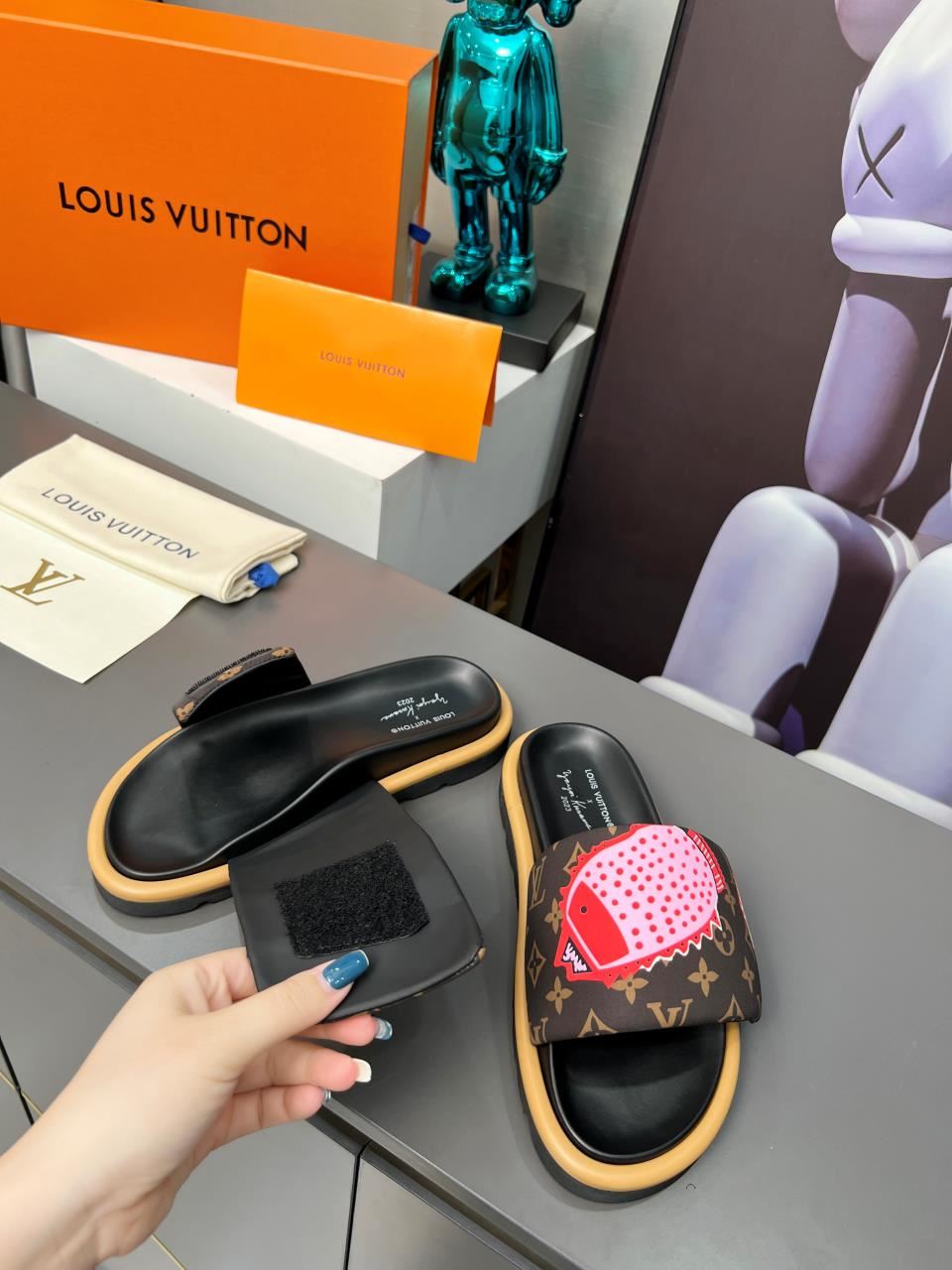 Louis Vuitton Slippers